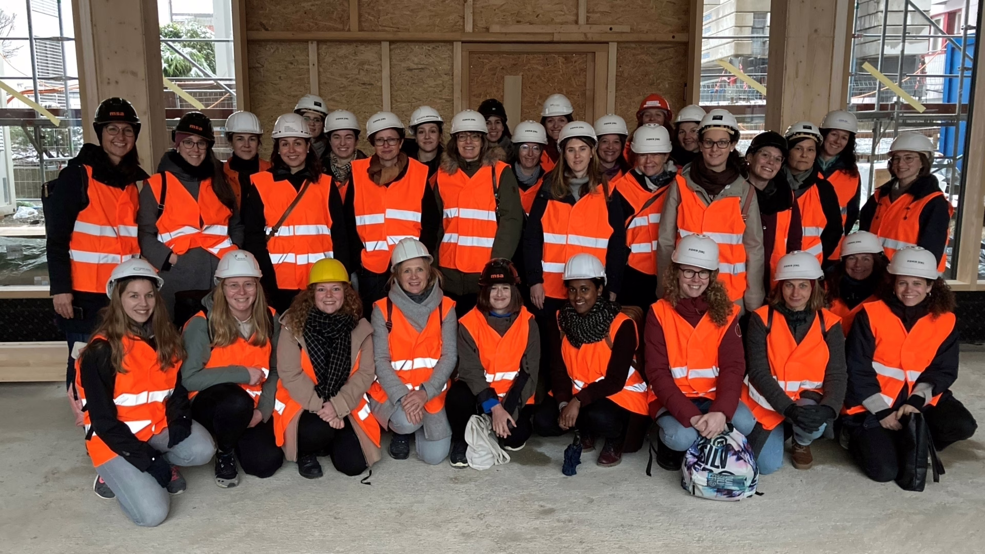 Führung für die Baufrauen Zentralschweiz. Vielen Dank für die positiven Rückmeldungen. Die Teilnehmerinnen waren sehr beeindruckt, wie wir diese anspruchsvolle und spannende Bauaufgabe zusammen meistern.