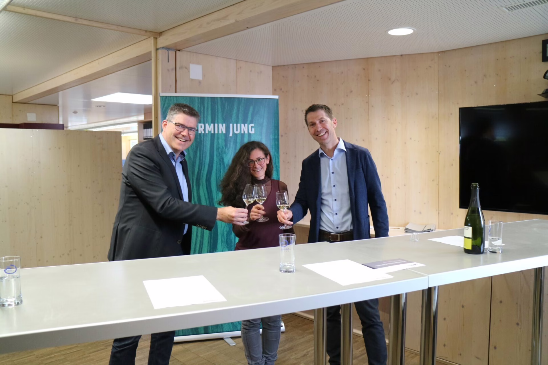 v.l.n.r. Pirmin Jung, Bauherr und Geschäftsführer PIRMIN JUNG Schweiz AG | Anne Nyffeler, BIM-Managerin und -Koordinatorin | Urban Jung, Gesamtprojektleiter, Jung Meyerhans AG