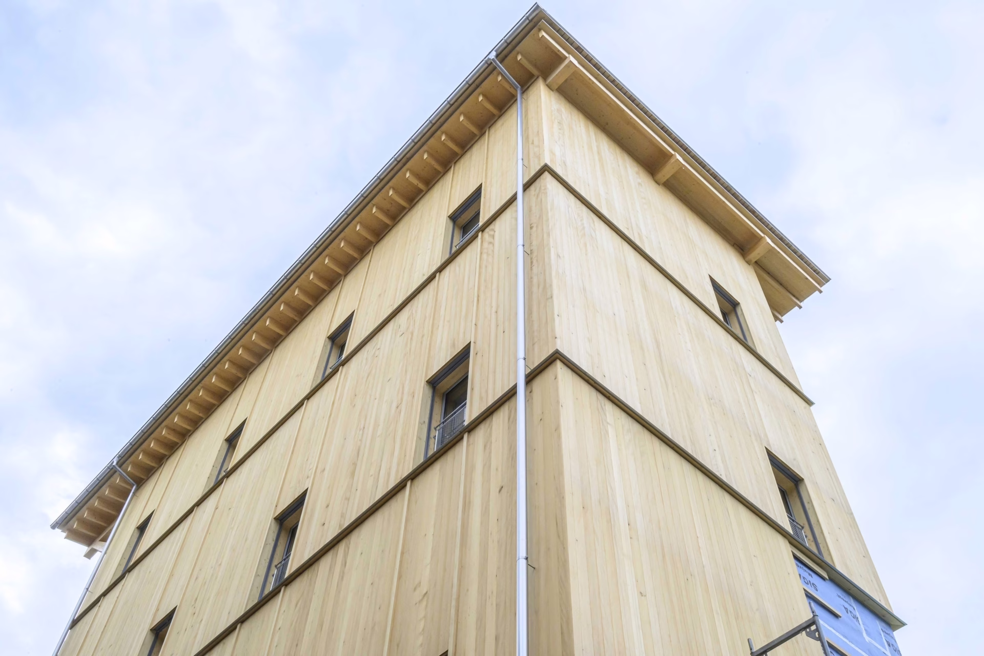 Der Wohnturm besteht aus vier Maisonette-Wohnungen, welche jeweils zweistöckig gestaltet werden können.
