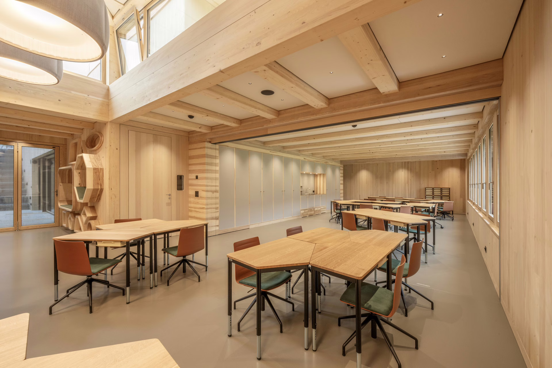 Spannende Einblicke ins Schulgebäude. Fotografie: Can Isik